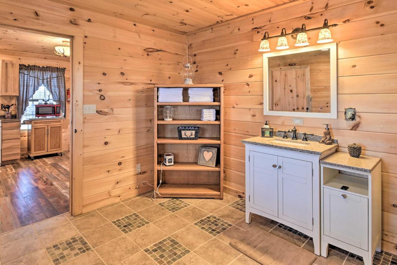 Quiet And Secluded Berea Cabin On 70-Acre Farm! Exterior photo